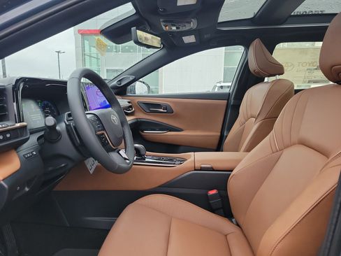 New 2025 Toyota Crown Signia image 15