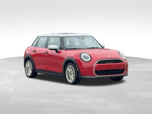 Used 2026 MINI Cooper 4-Door Hardtop FWD image 1