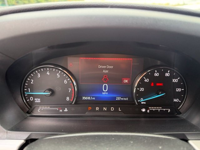 Used 2022 Ford Explorer XLT w/ Equipment Group 202A AWD/4WD image 17