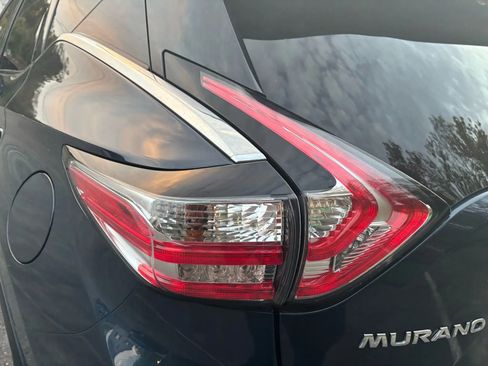 Used 2016 Nissan Murano SV image 10