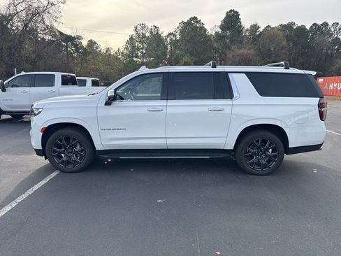 Used 2024 Chevrolet Suburban Premier image 2