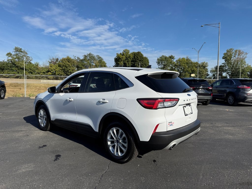 Used 2021 Ford Escape SE FWD image 4