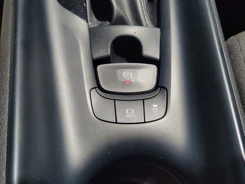 Used 2020 Toyota C-HR LE FWD image 31