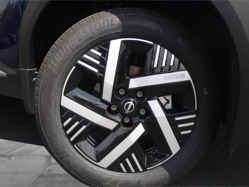 New 2026 Nissan Kicks SV w/ SV Premium Package FWD image 3