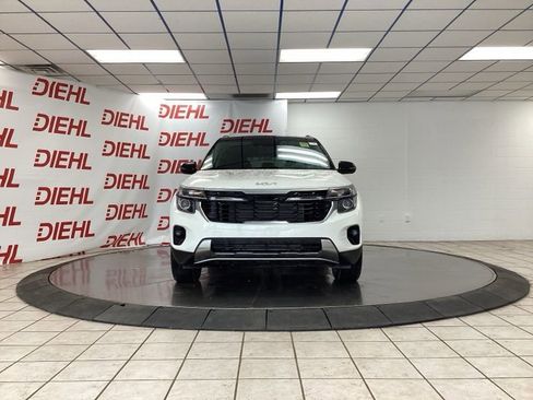 Certified 2024 Kia Seltos S AWD/4WD image 2