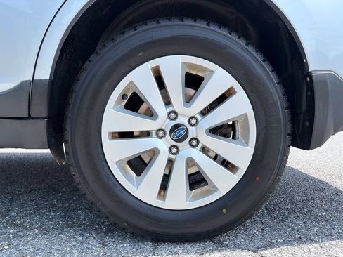 Used 2015 Subaru Outback 2.5i Premium AWD/4WD image 29