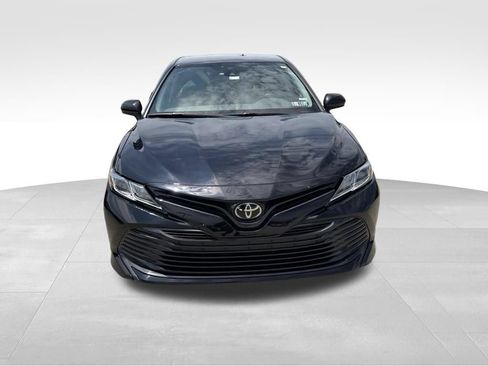 Used 2019 Toyota Camry LE FWD image 18