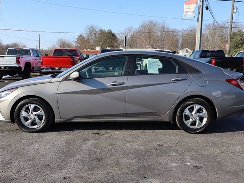 Used 2021 Hyundai Elantra SE image 33