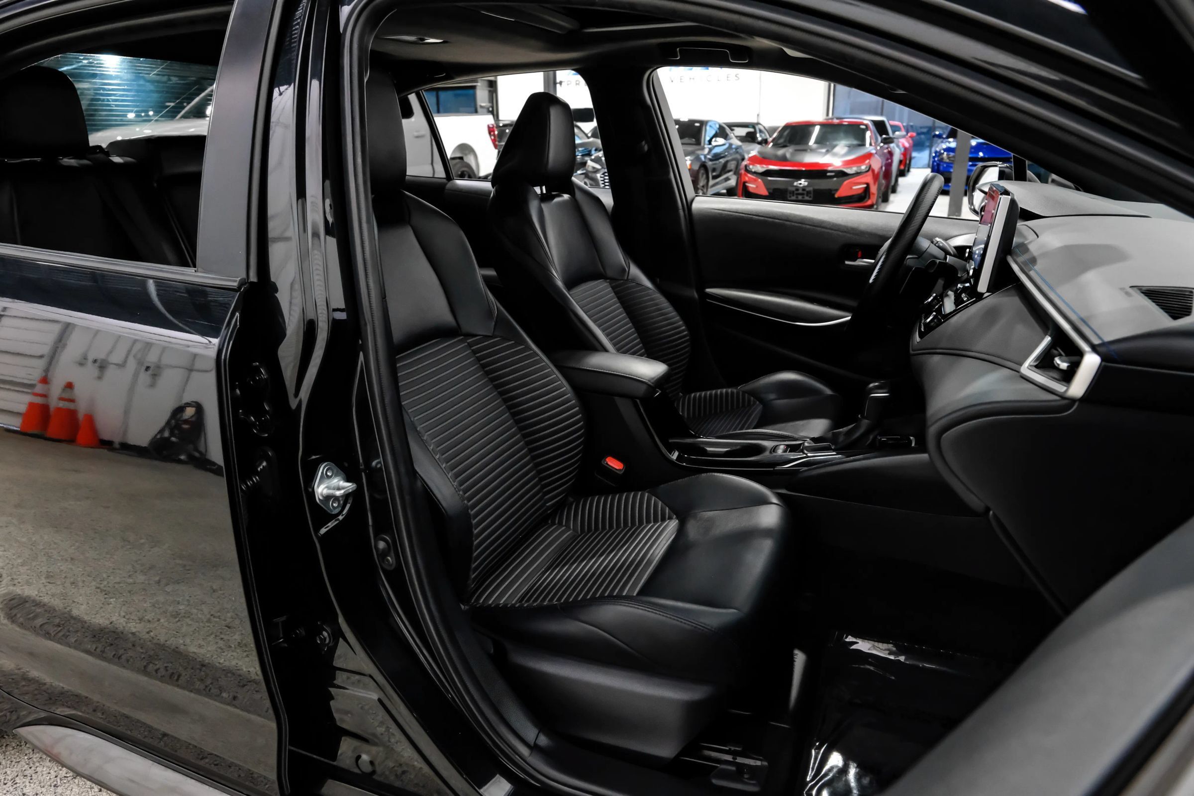 Used 2020 Toyota Corolla XSE FWD image 41