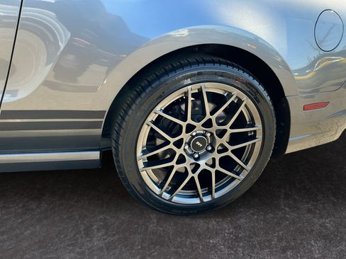 Used 2014 Ford Mustang Shelby GT500 w/ Equipment Group 821A RWD image 9