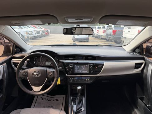 Used 2016 Toyota Corolla LE FWD image 18