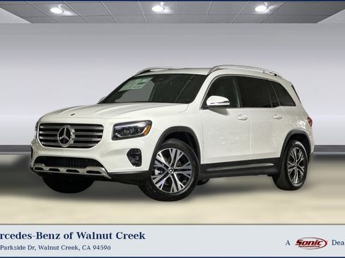 Used 2026 Mercedes-Benz GLB 250 image 1