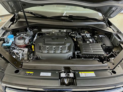 Used 2023 Volkswagen Tiguan SE image 33