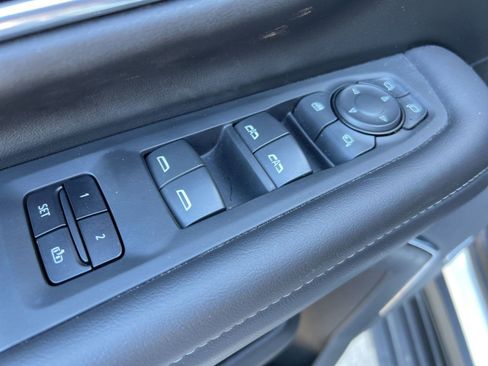 Certified 2023 Chevrolet Suburban LT w/ LT Signature Plus Package image 23