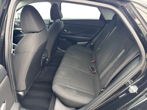 Used 2022 Hyundai Elantra SEL w/ Convenience Package image 16