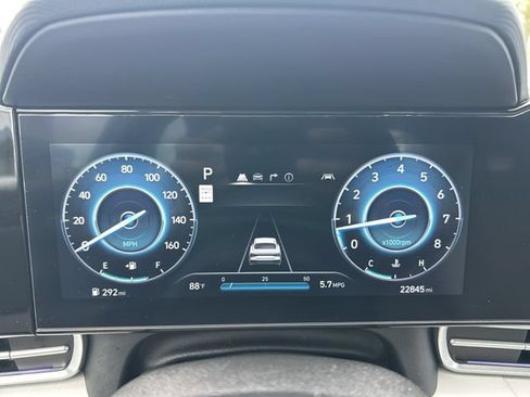 Used 2025 Hyundai Elantra Limited FWD image 35