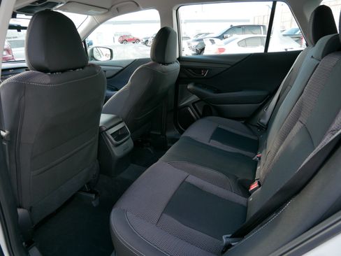 Used 2025 Subaru Outback image 33