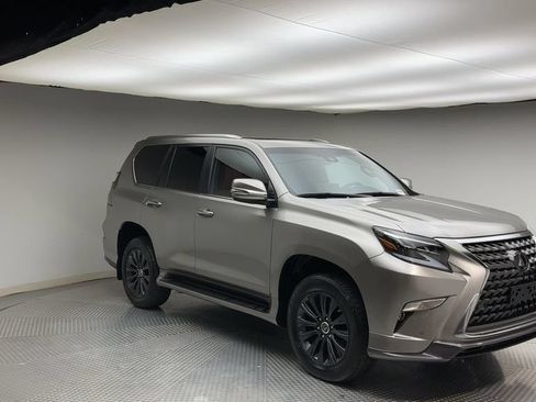 Used 2023 Lexus GX 460 Premium w/ Accessory Package AWD/4WD image 8