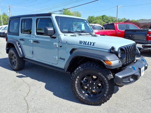 Used 2023 Jeep Wrangler Unlimited AWD/4WD image 2