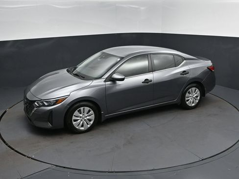 Used 2024 Nissan Sentra S FWD image 31