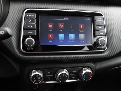 Certified 2025 Nissan Kicks Play S FWD image 17