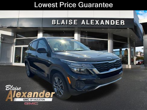 Used 2021 Kia Seltos LX AWD/4WD image 1