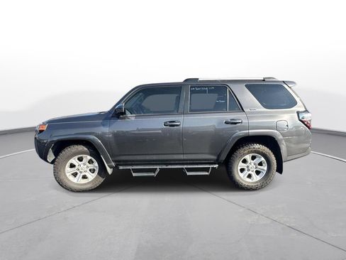 Used 2020 Toyota 4Runner SR5 image 28