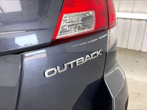 Used 2012 Subaru Outback 2.5i Limited w/ Moonroof Pkg AWD/4WD image 9