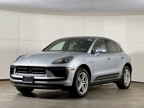 Certified 2025 Porsche Macan image 1