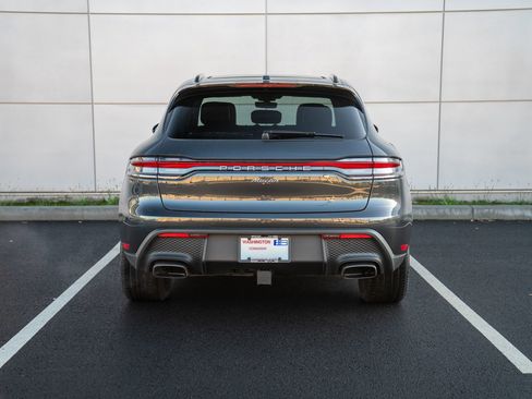 Used 2025 Porsche Macan image 7