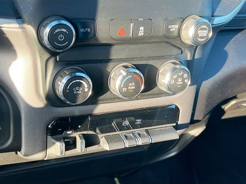 Used 2024 RAM 3500 Big Horn image 25