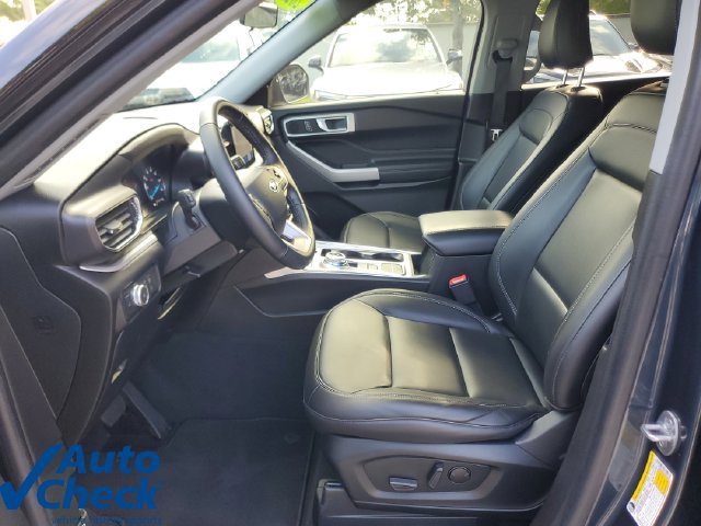 Used 2022 Ford Explorer XLT w/ Equipment Group 202A RWD image 18