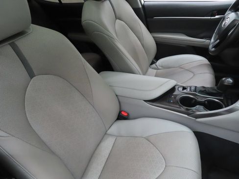 Used 2024 Toyota Camry XSE FWD image 26