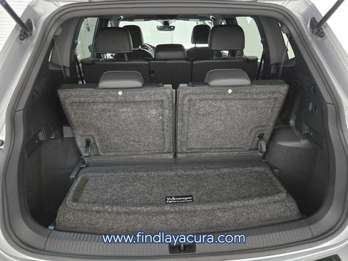 Used 2023 Volkswagen Tiguan SE R-Line image 17