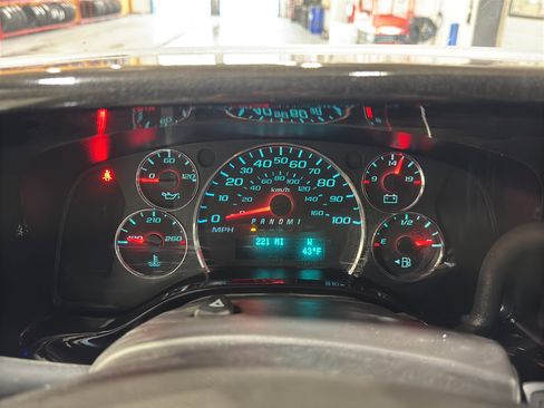 New 2025 Chevrolet Express 2500 w/ Driver Convenience Package image 43