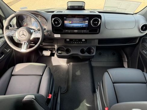 New 2026 Mercedes-Benz Sprinter 2500 image 19