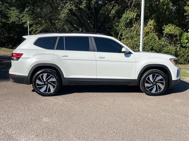 Used 2026 Volkswagen Atlas SE FWD image 2