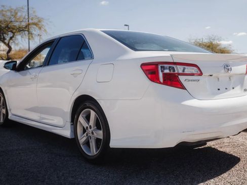 Used 2014 Toyota Camry SE image 8