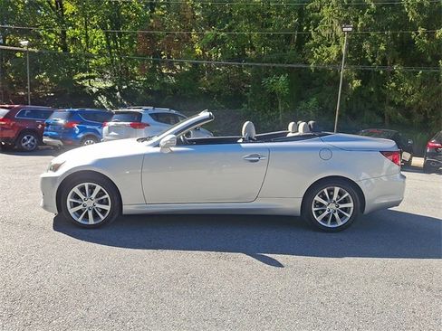 Used 2011 Lexus IS 250C image 5