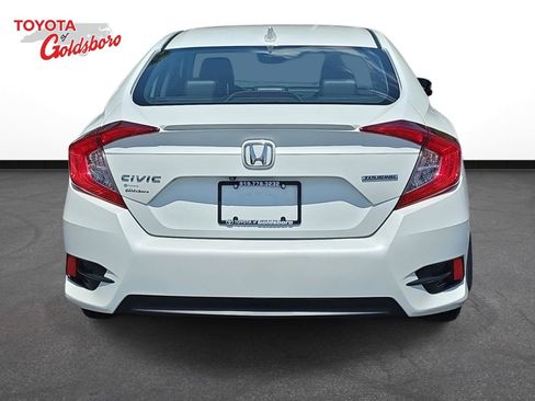 Used 2017 Honda Civic Touring image 6