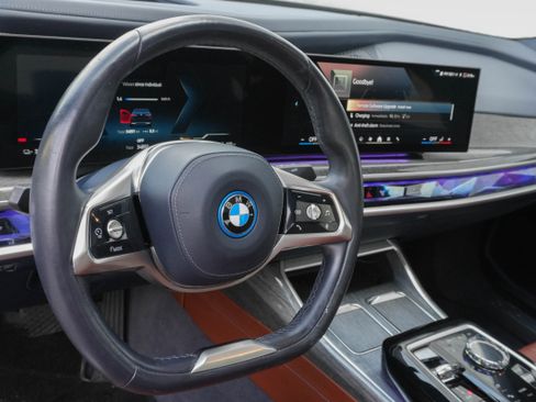 Certified 2023 BMW i7 xDrive60 AWD/4WD image 7