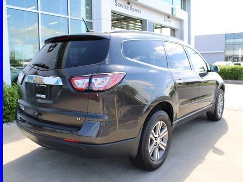 Used 2017 Chevrolet Traverse LT FWD image 6