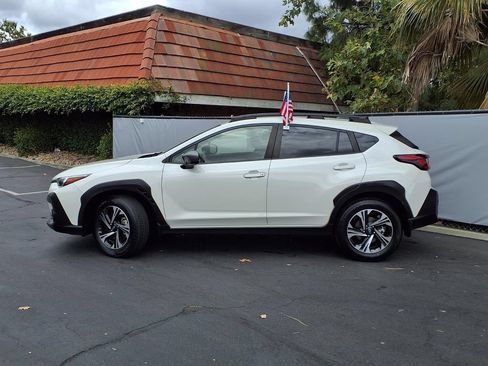 Used 2024 Subaru Crosstrek 2.0i Premium w/ Popular Package #3 AWD/4WD image 3