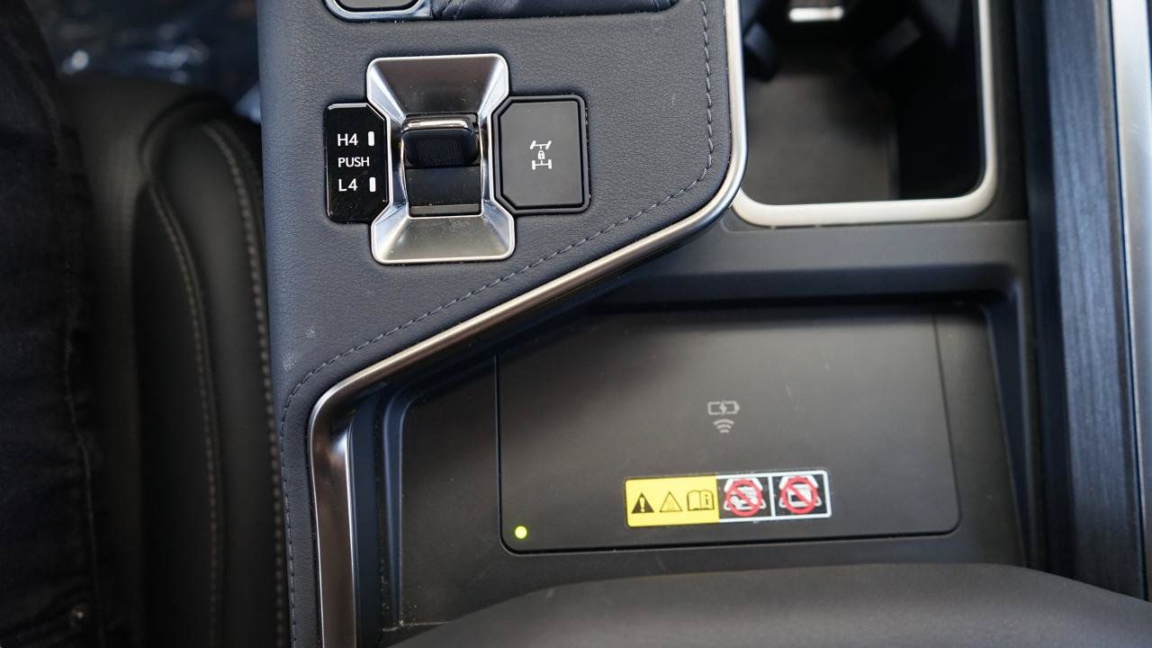 Used 2024 Lexus GX 550 w/ Cold Area Package AWD/4WD image 19