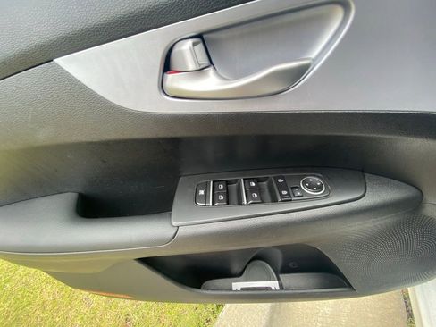 Certified 2024 Kia Forte LXS FWD image 11