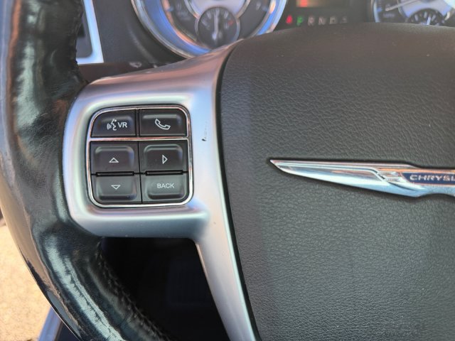 Used 2011 Chrysler 300 C RWD image 23