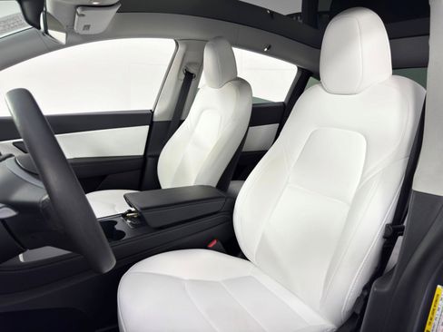 Used 2021 Tesla Model Y Long Range image 38