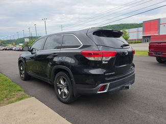 Used 2018 Toyota Highlander Limited Platinum AWD/4WD video 5