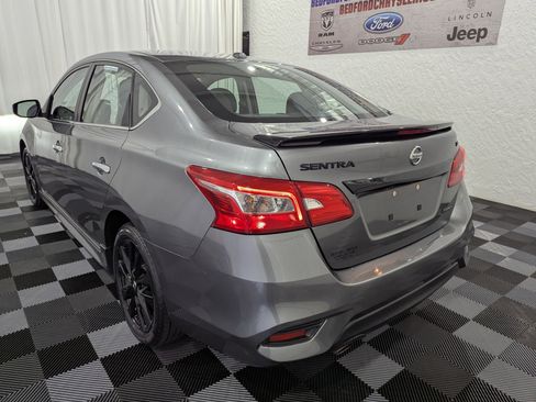Used 2018 Nissan Sentra SR w/ SR Midnight Edition Package FWD image 10