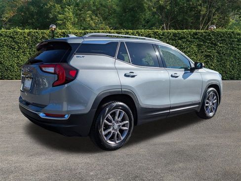 Used 2024 GMC Terrain SLT image 4